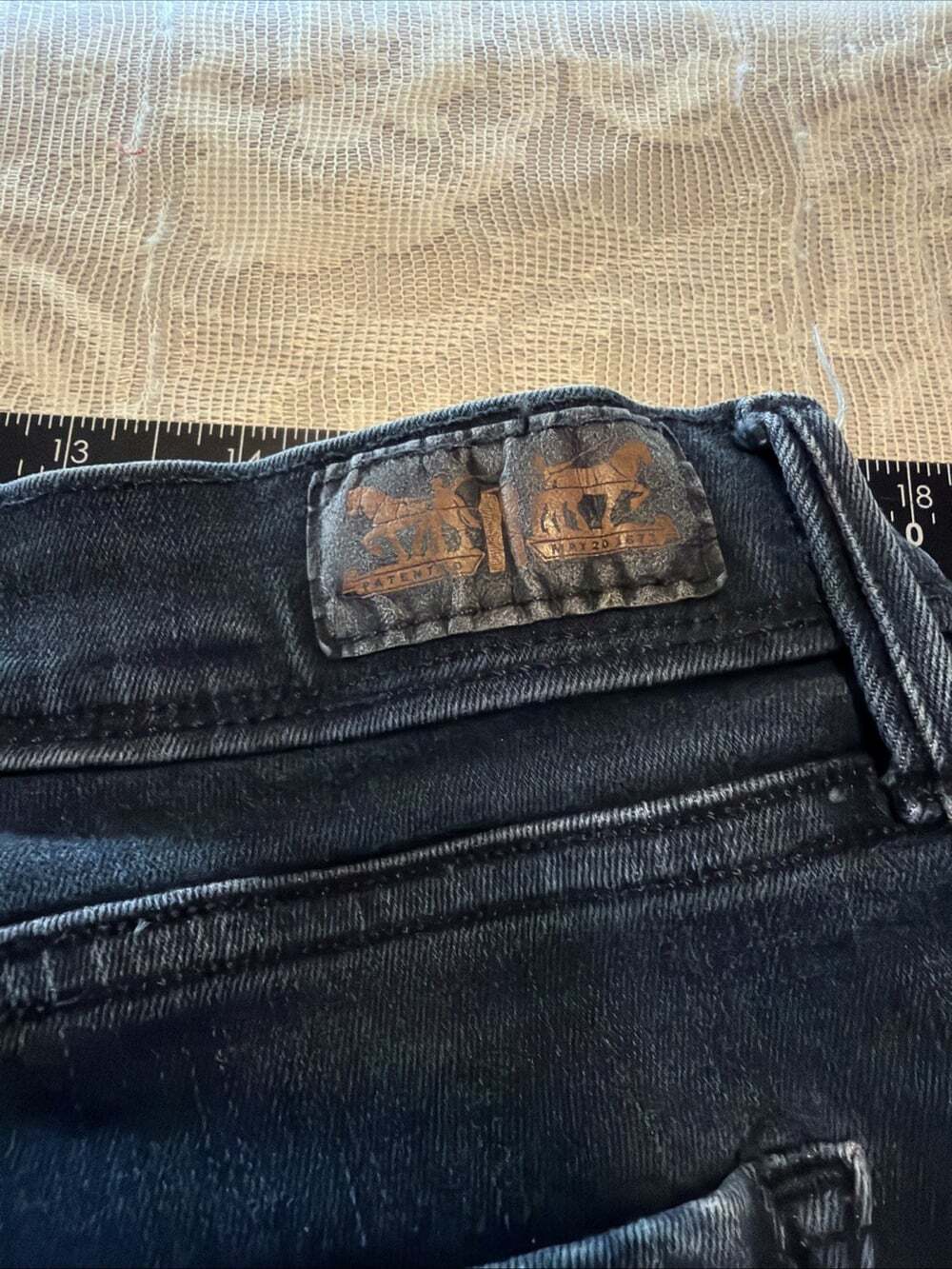 Levi's 512 Jeans Womens 18m Dark Wash Perfectly Slimming Bootcut 36”W/ 30” L - Picture 4 of 8